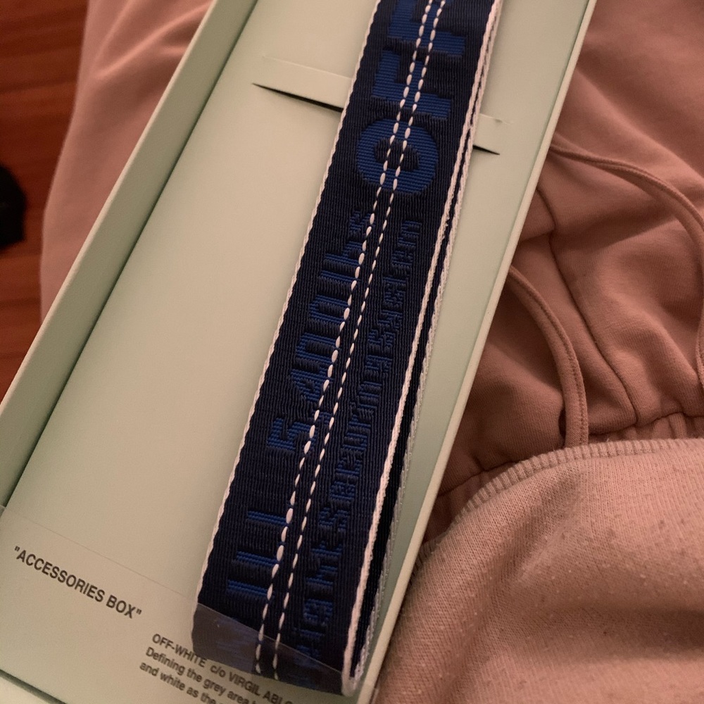 Off white keychain - Picture 2 of 2